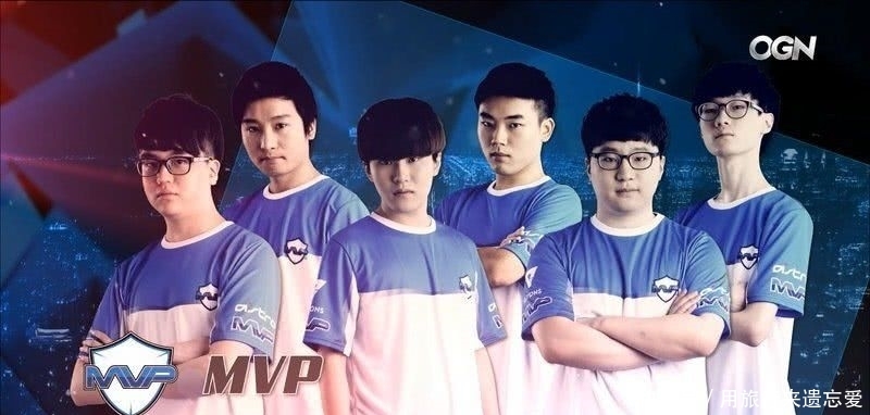 随即优雅地 随即优雅地