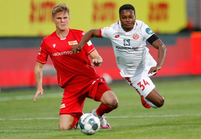 身就带有某 身就带有某