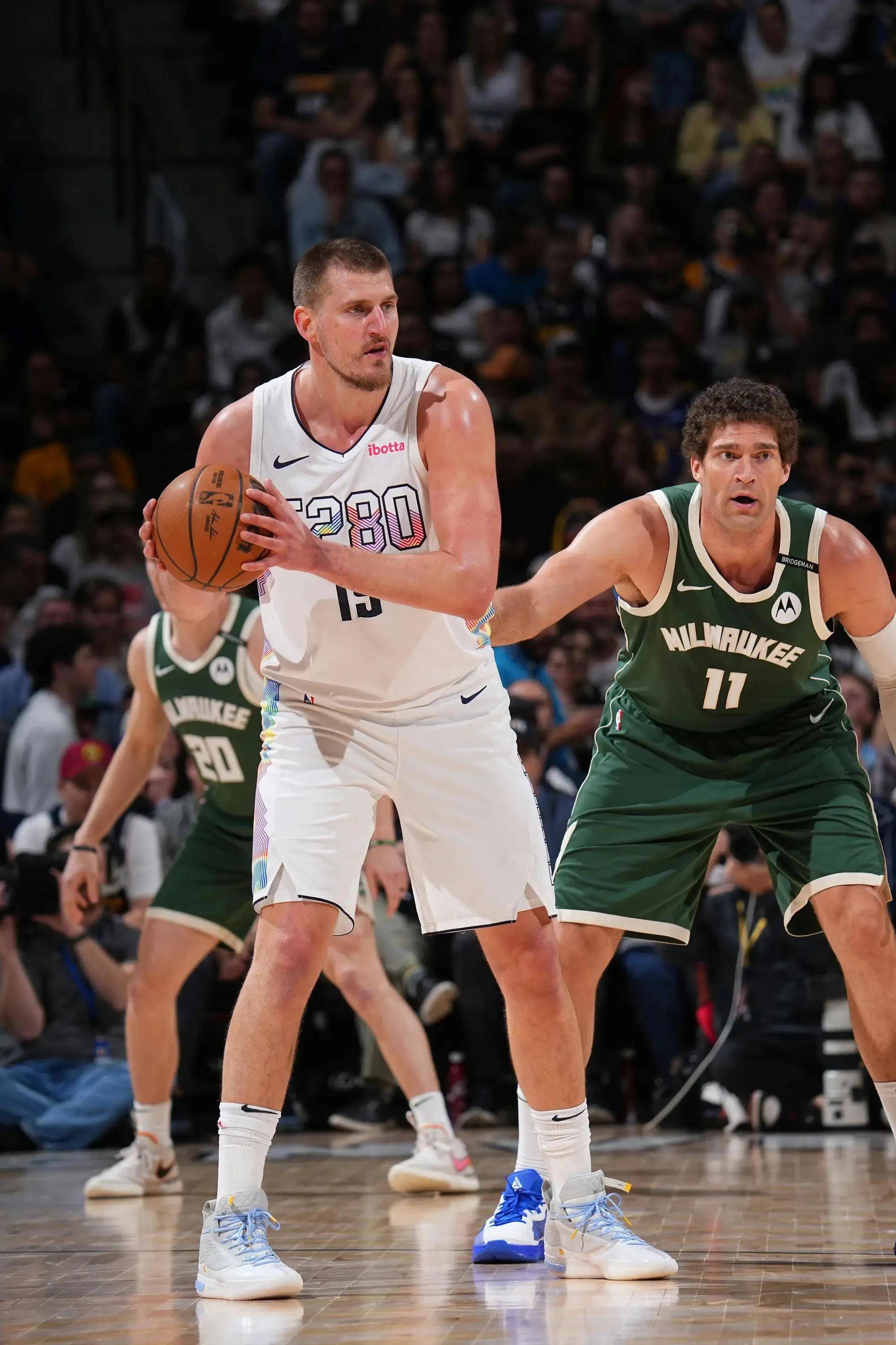 美国女子公 美国女子公